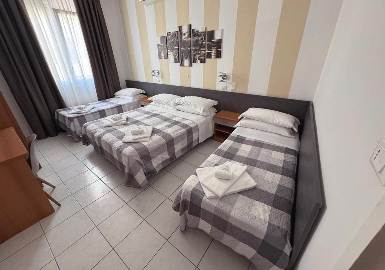 רימיני Chiama Hotel מראה חיצוני תמונה